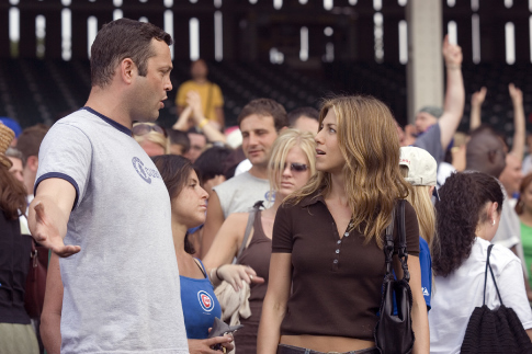 Still of Jennifer Aniston and Vince Vaughn in The Break-Up (2006)