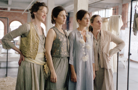 Still of Jennifer Aniston, Joan Cusack, Frances McDormand and Catherine Keener in Friends with Money (2006)