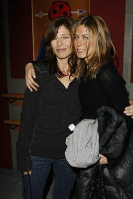 Jennifer Aniston and Catherine Keener at event of Friends with Money (2006)