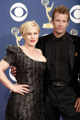Patricia Arquette and Thomas Jane at event of The 61st Primetime Emmy Awards (2009)