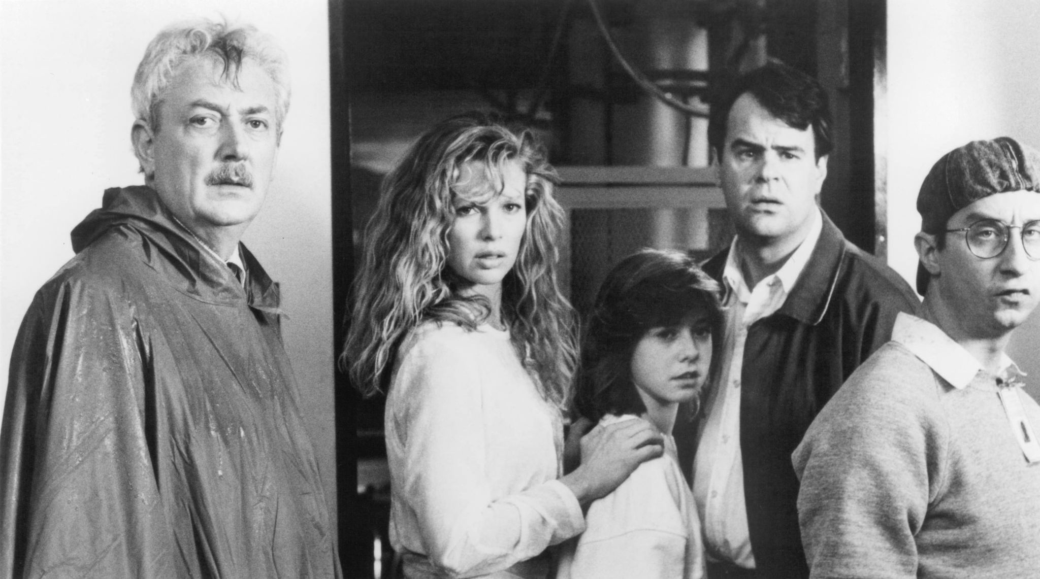 Still of Dan Aykroyd, Kim Basinger and Alyson Hannigan in My Stepmother Is an Alien (1988)