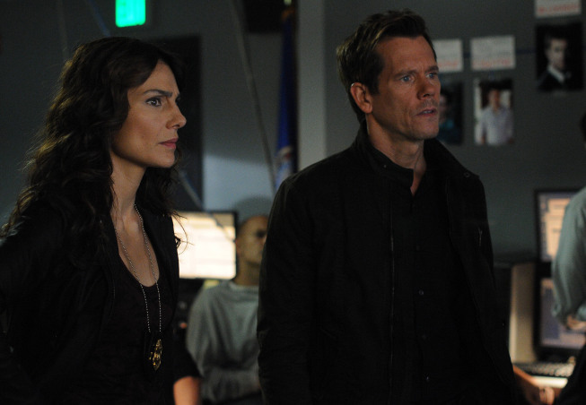 Still of Kevin Bacon and Annie Parisse in The Following (2013)