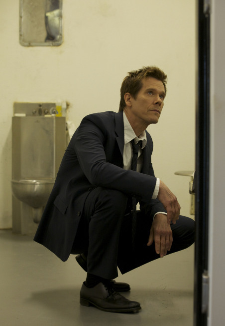 Still of Kevin Bacon in The Following (2013)