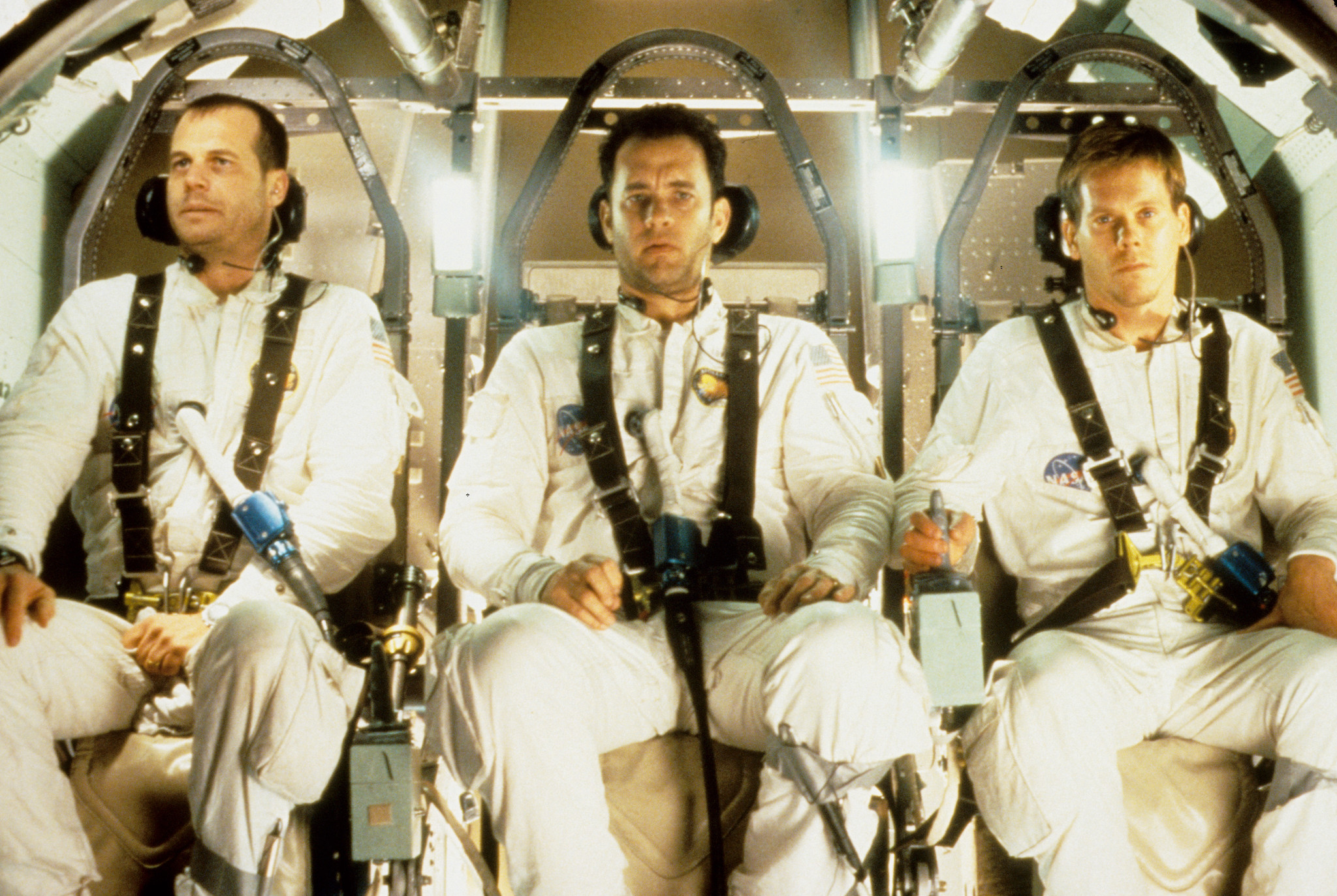 Still of Kevin Bacon, Tom Hanks and Bill Paxton in Apollo 13 (1995)