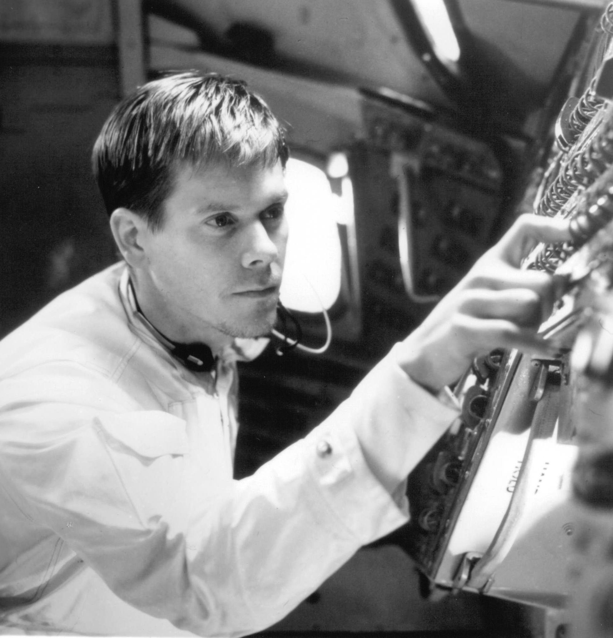 Still of Kevin Bacon in Apollo 13 (1995)