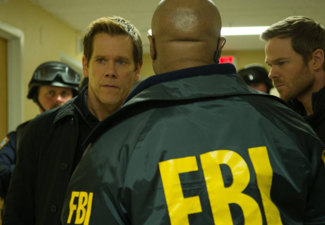 Still of Kevin Bacon and Shawn Ashmore in The Following (2013)