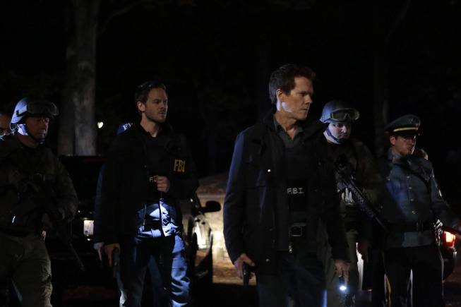 Still of Kevin Bacon and Shawn Ashmore in The Following (2013)