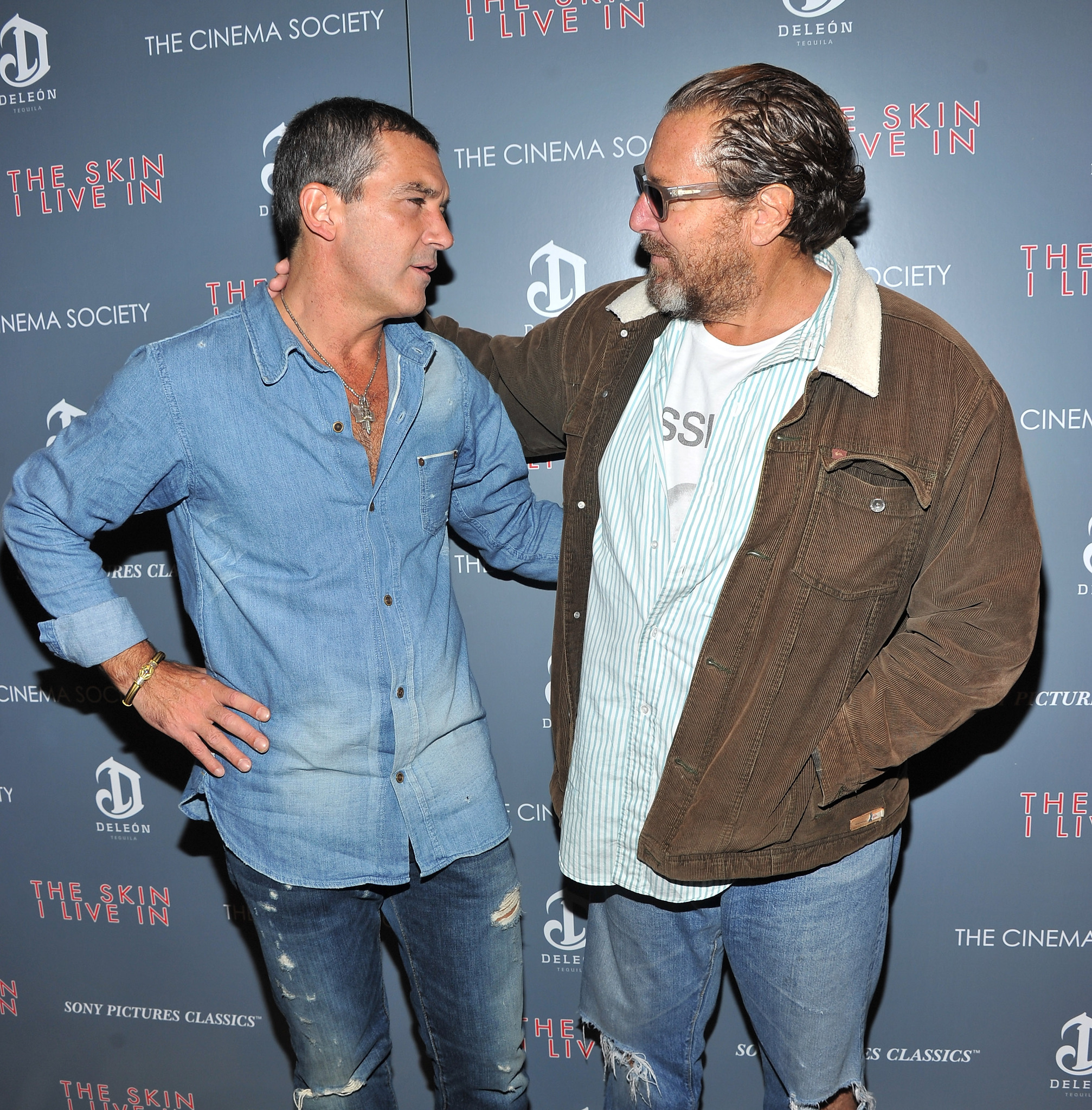 Antonio Banderas and Julian Schnabel at event of Oda, kurioje gyvenu (2011)