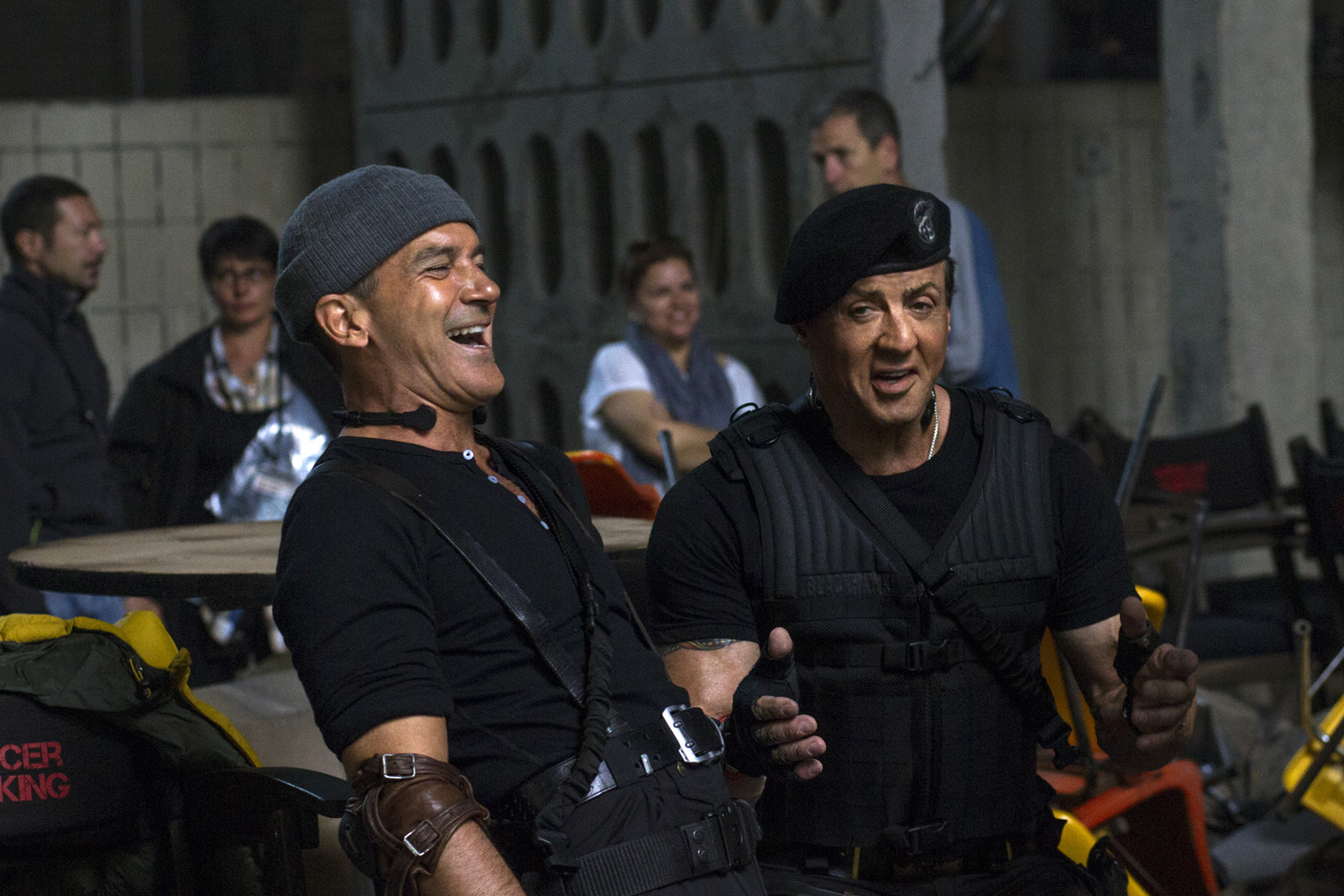 Antonio Banderas and Sylvester Stallone in Nesunaikinami 3 (2014)