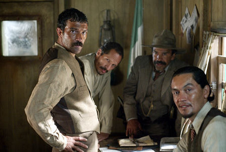 Antonio Banderas, Jorge Jiménez and Jorge Jimenez in And Starring Pancho Villa as Himself (2003)