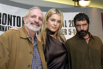 Antonio Banderas, Brian De Palma and Rebecca Romijn at event of Femme Fatale (2002)
