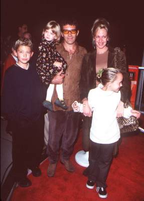 Antonio Banderas and Melanie Griffith at event of The Lion King II: Simba's Pride (1998)