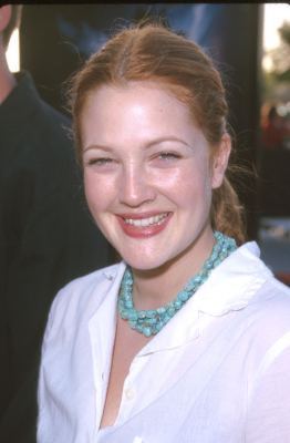 Drew Barrymore at event of Titan A.E. (2000)