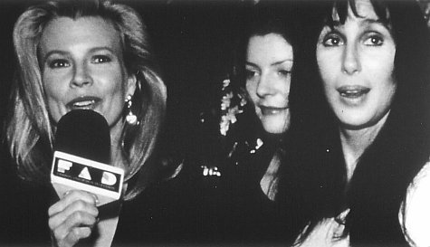 Still of Kim Basinger and Cher in Gatavi drabuziai (1994)