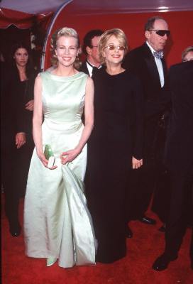 Kim Basinger and Meg Ryan at event of The 70th Annual Academy Awards (1998)