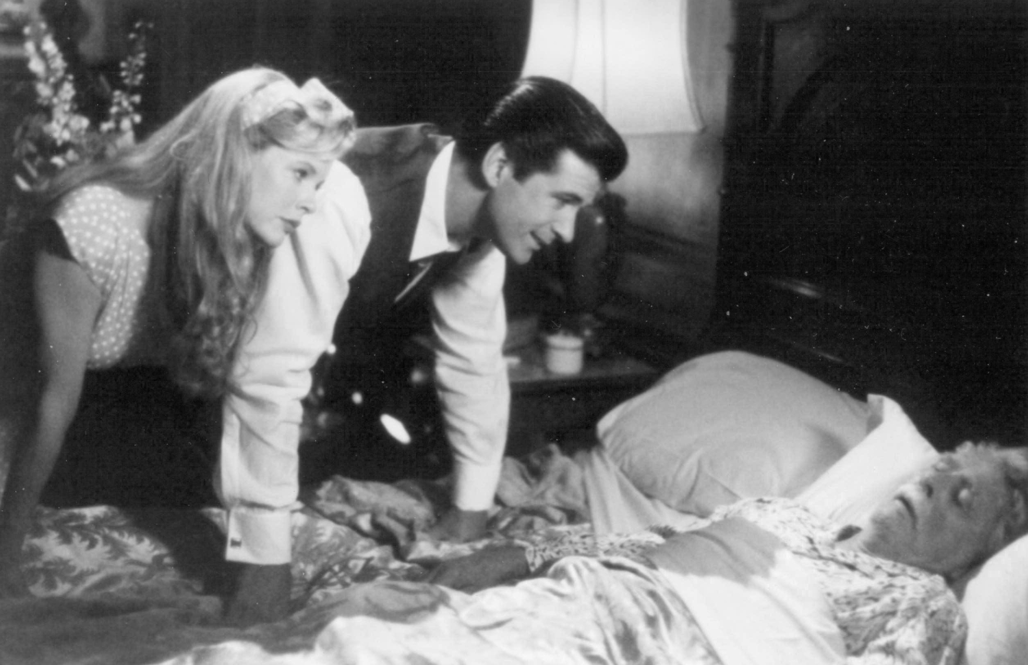 Still of Kim Basinger and Alec Baldwin in The Marrying Man (1991)
