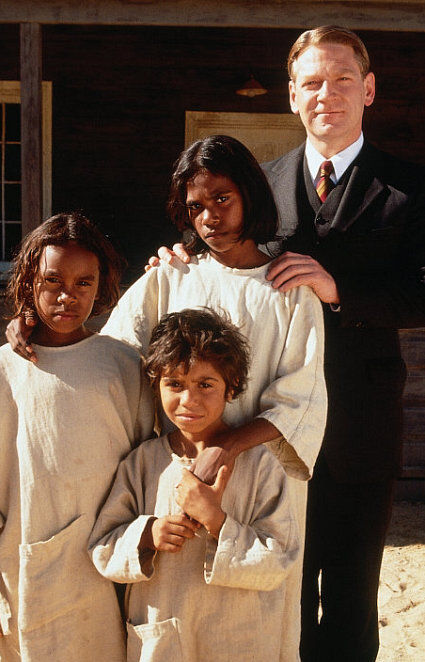 Still of Kenneth Branagh, Laura Monaghan, Everlyn Sampi and Tianna Sansbury in Rabbit-Proof Fence (2002)