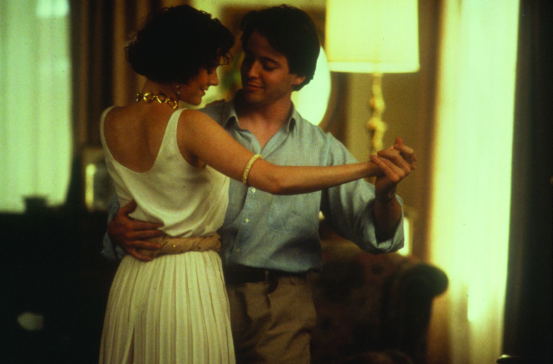 Still of Matthew Broderick and Penelope Ann Miller in The Freshman (1990)
