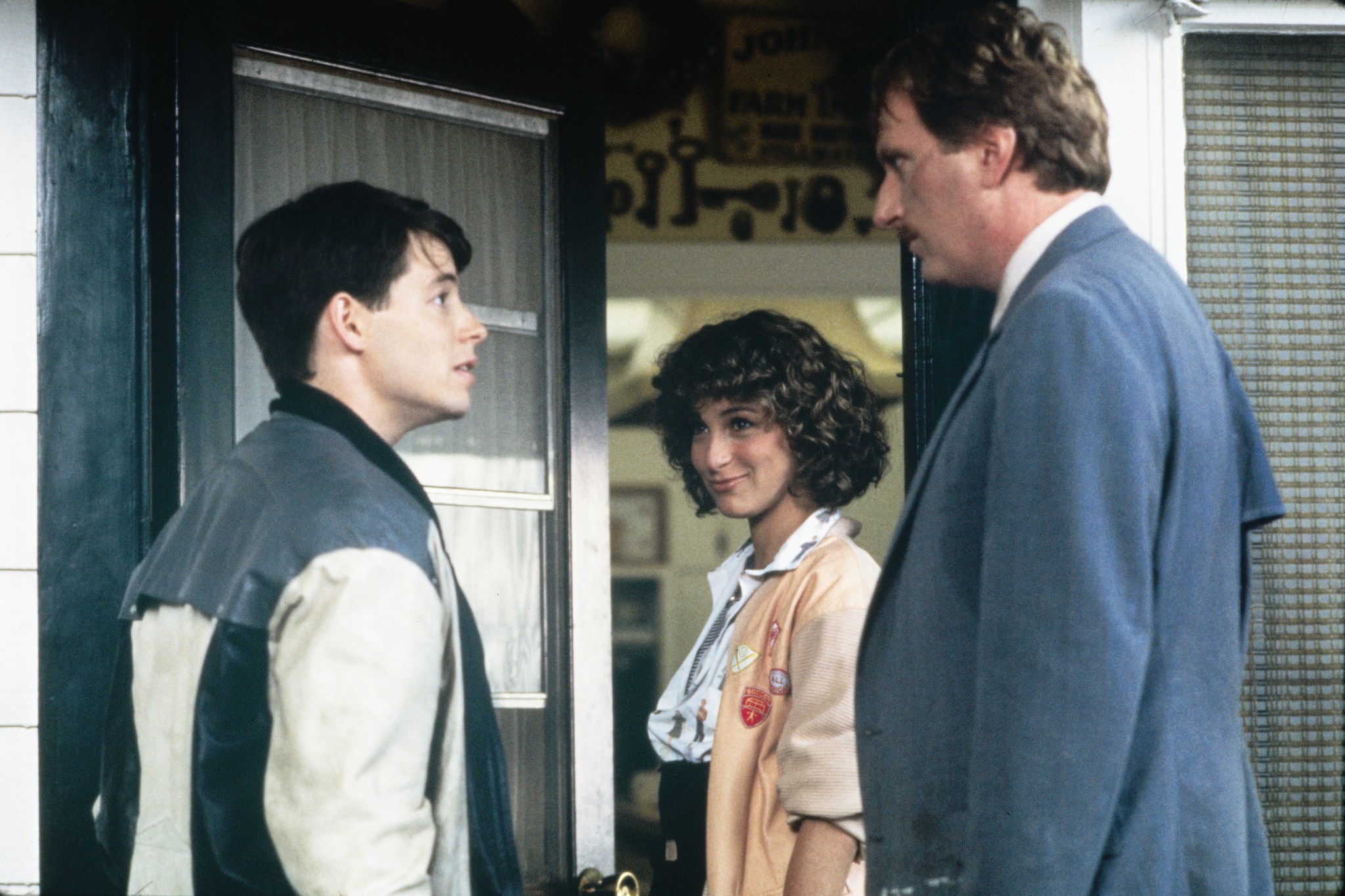 Still of Matthew Broderick, Jennifer Grey and Jeffrey Jones in Ferris Bueller's Day Off (1986)