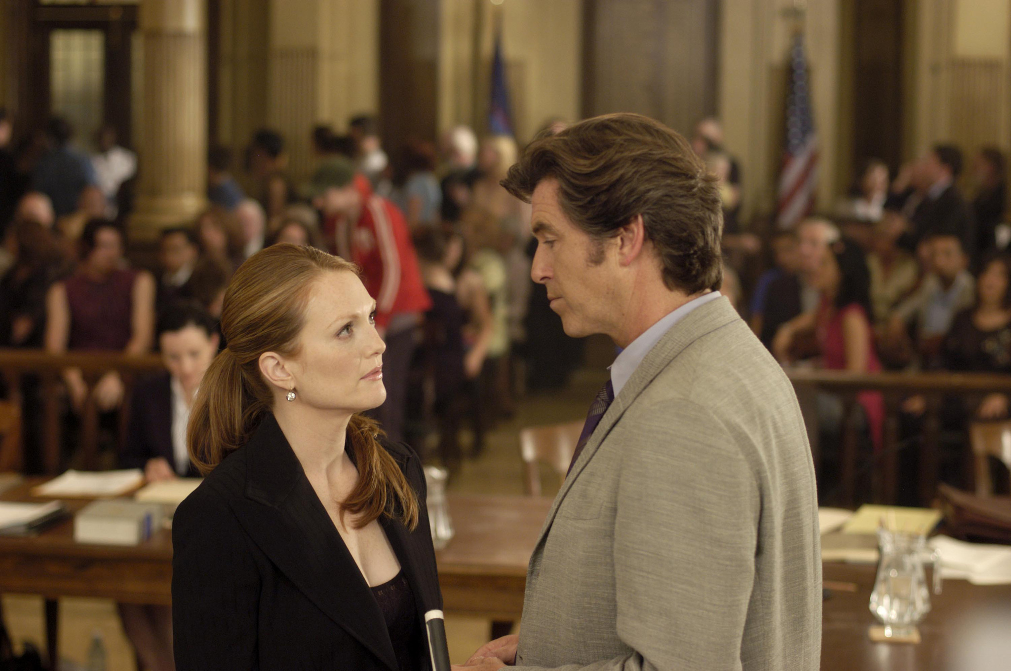 Still of Pierce Brosnan and Julianne Moore in Laws of Attraction (2004)