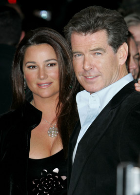 Pierce Brosnan and Keely Shaye Smith at event of After the Sunset (2004)