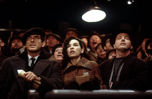 Still of Pierce Brosnan, Julianna Margulies and Aidan Quinn in Evelyn (2002)