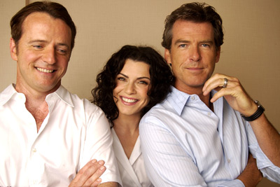 Pierce Brosnan, Julianna Margulies and Aidan Quinn at event of Evelyn (2002)