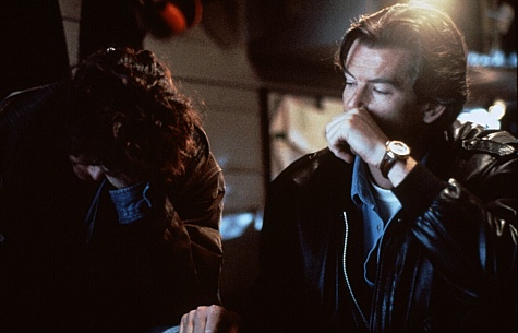 Still of Pierce Brosnan and Shanna Reed in Don't Talk to Strangers (1994)