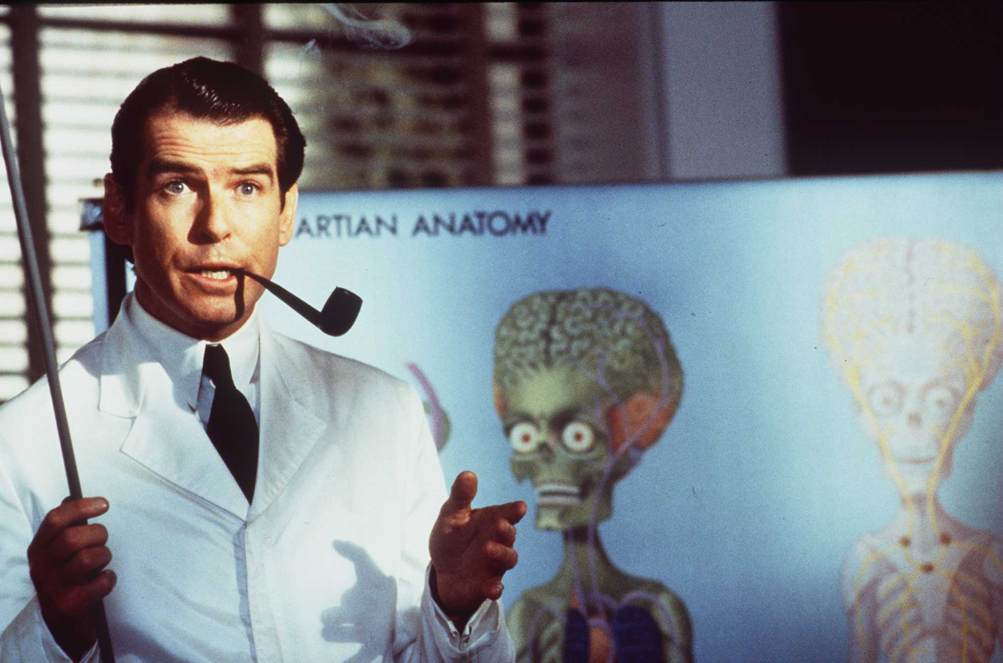 Still of Pierce Brosnan in Mars Attacks! (1996)