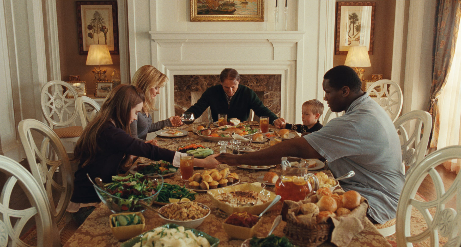 Still of Sandra Bullock, Tim McGraw and Quinton Aaron in The Blind Side (2009)