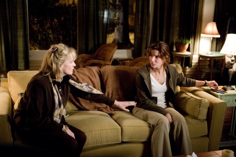 Still of Sandra Bullock and Kate Nelligan in Premonition (2007)