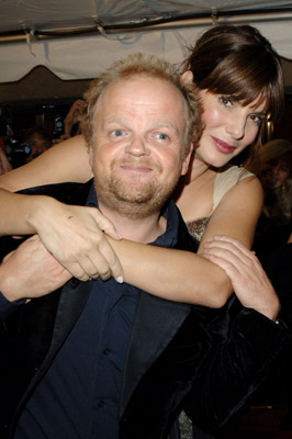Sandra Bullock and Toby Jones at event of Infamous (2006)