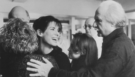 Still of Sandra Bullock, Peter Boyle, Monica Keena, Micole Mercurio and Jack Warden in While You Were Sleeping (1995)