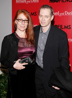 Steve Buscemi and Jo Andres at event of Bernard and Doris (2006)