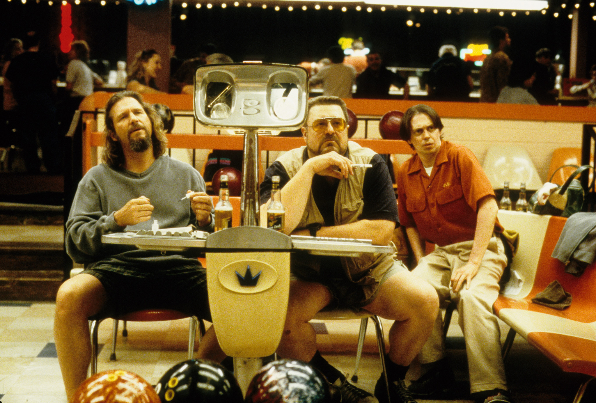 Still of Steve Buscemi, Jeff Bridges and John Goodman in The Big Lebowski (1998)