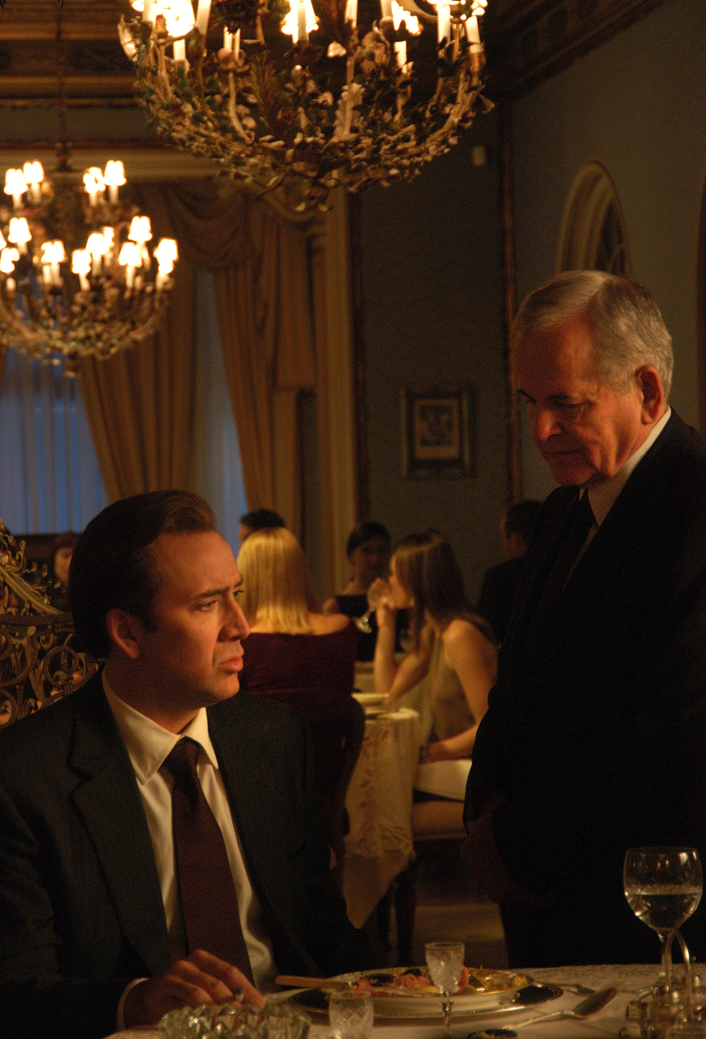 Still of Nicolas Cage and Ian Holm in Karo dievas (2005)