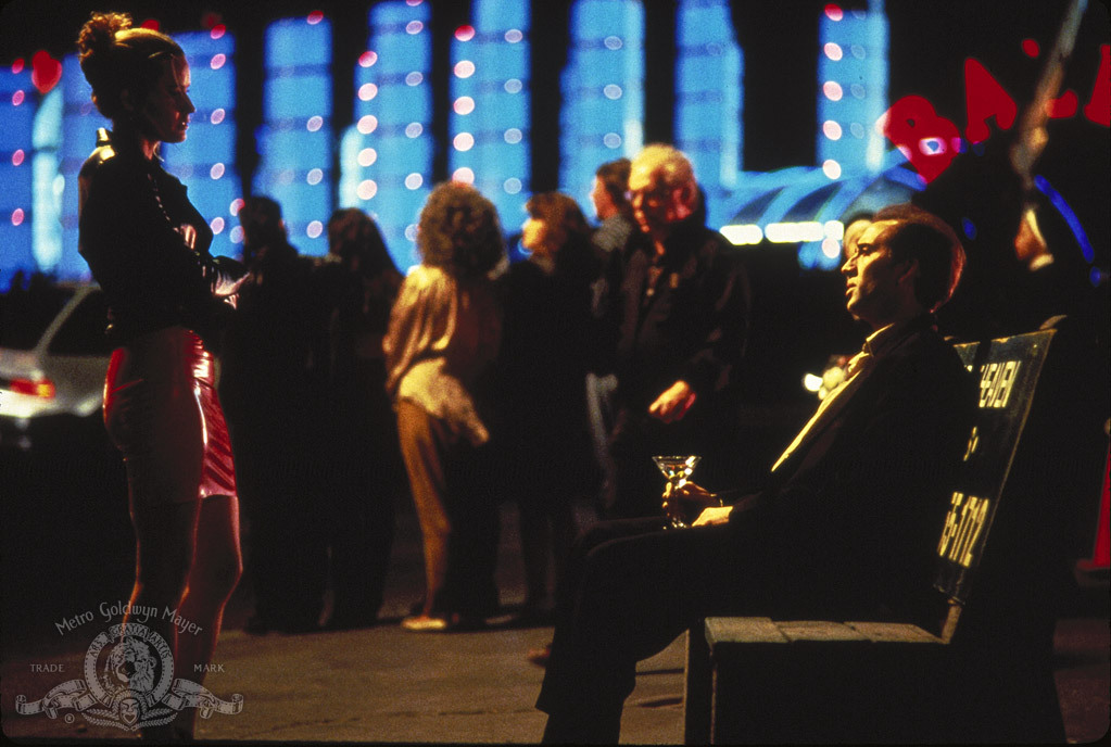 Still of Nicolas Cage and Elisabeth Shue in Leaving Las Vegas (1995)
