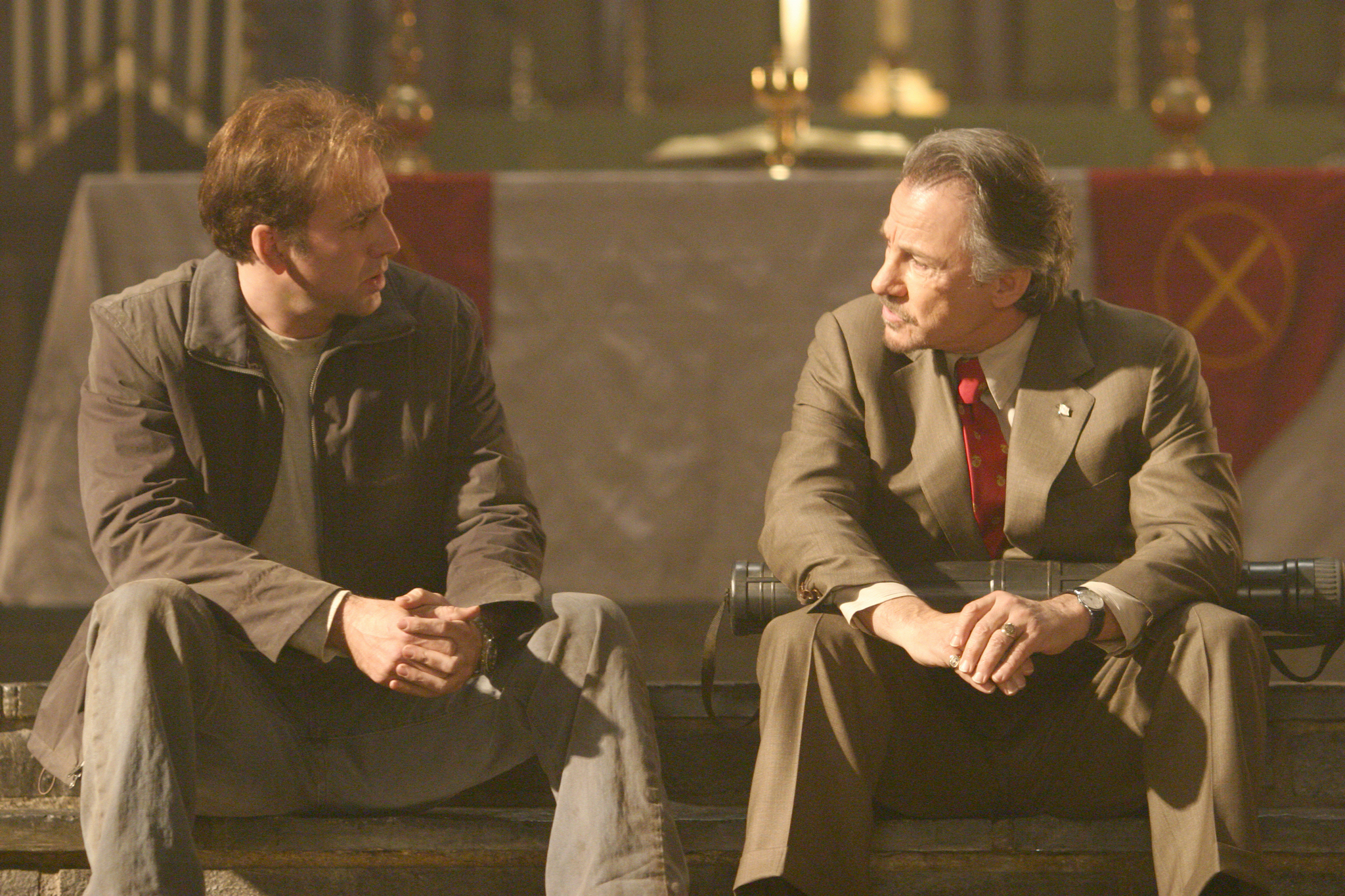 Still of Nicolas Cage and Harvey Keitel in National Treasure (2004)