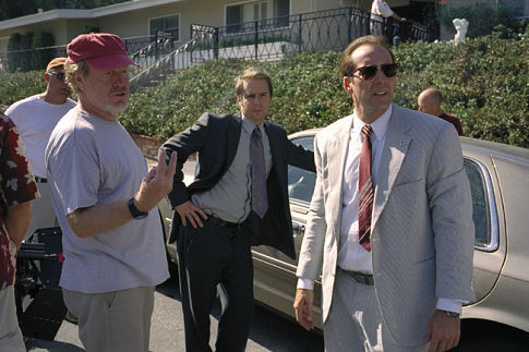 Nicolas Cage, Ridley Scott and Sam Rockwell in Matchstick Men (2003)
