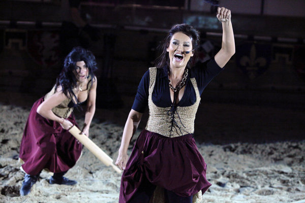 Still of Tia Carrere and Teresa Giudice in The Apprentice (2004)