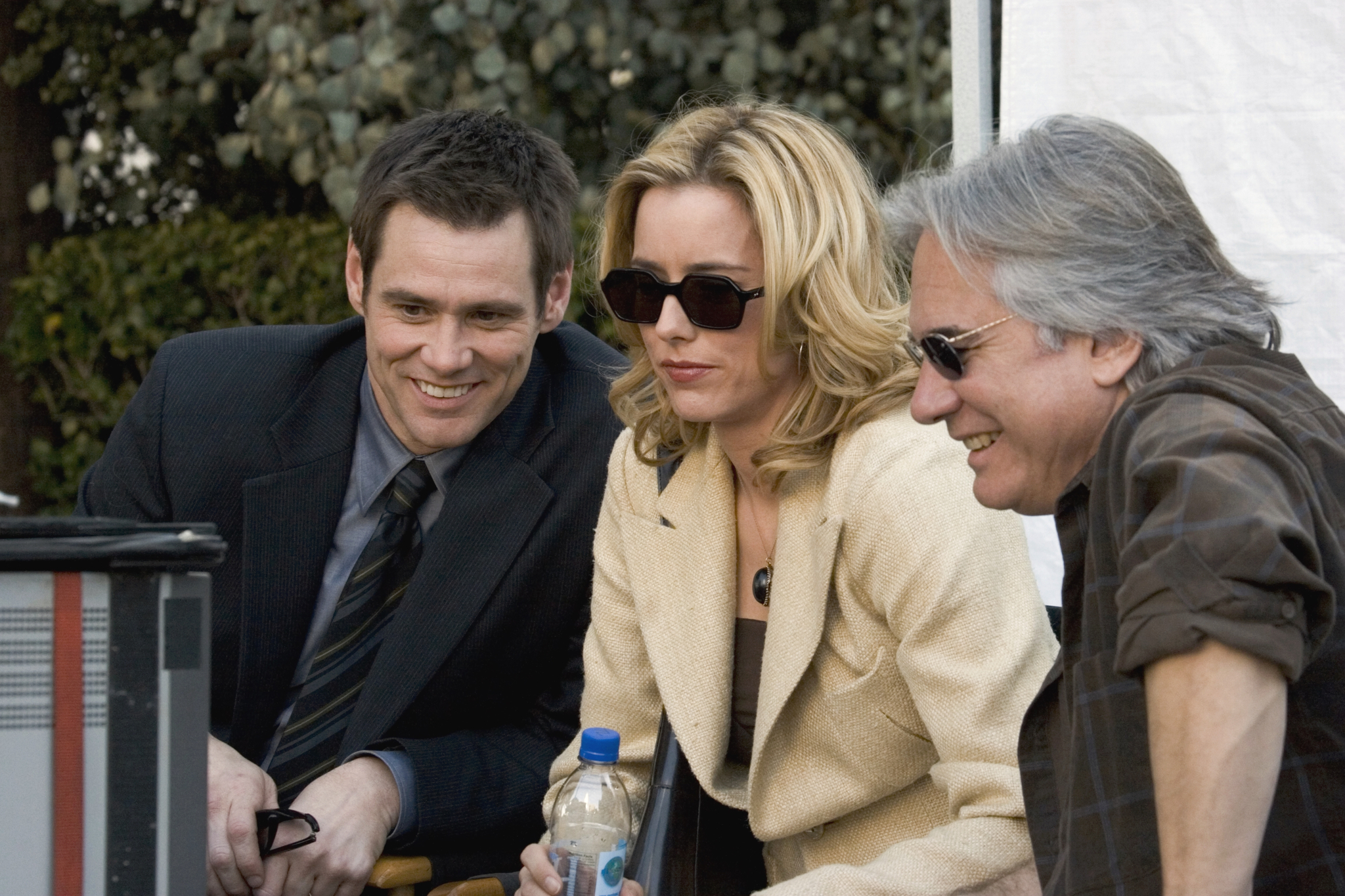 Still of Jim Carrey, Téa Leoni and Dean Parisot in Fun with Dick and Jane (2005)