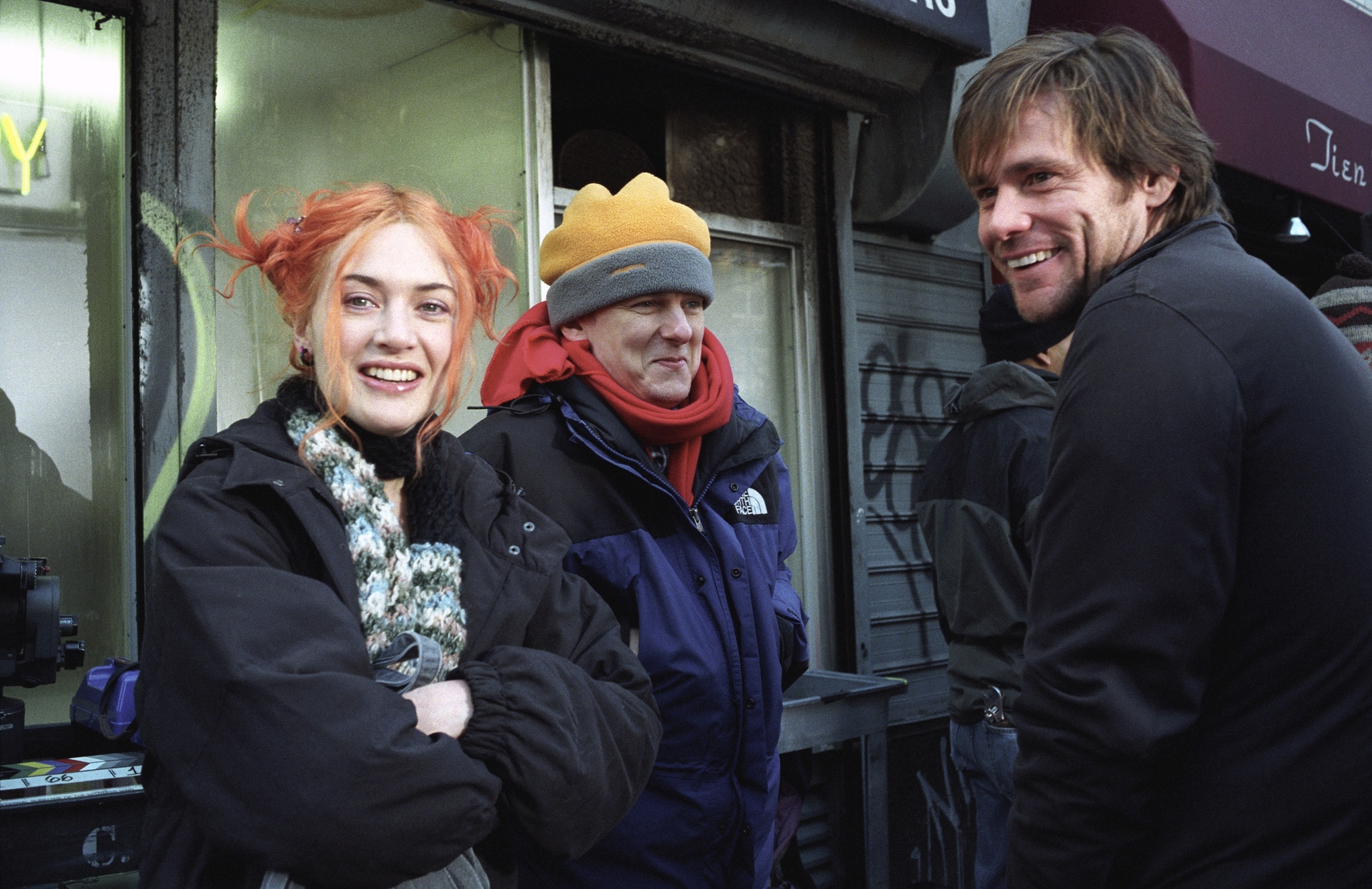 Still of Jim Carrey, Kate Winslet and Michel Gondry in Jausmu galia (2004)