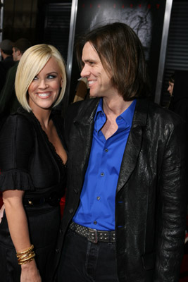 Jim Carrey and Jenny McCarthy at event of The Number 23 (2007)