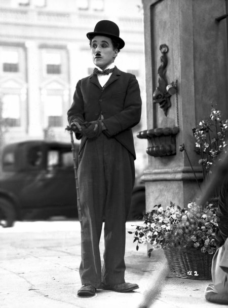 Still of Charles Chaplin in City Lights (1931)
