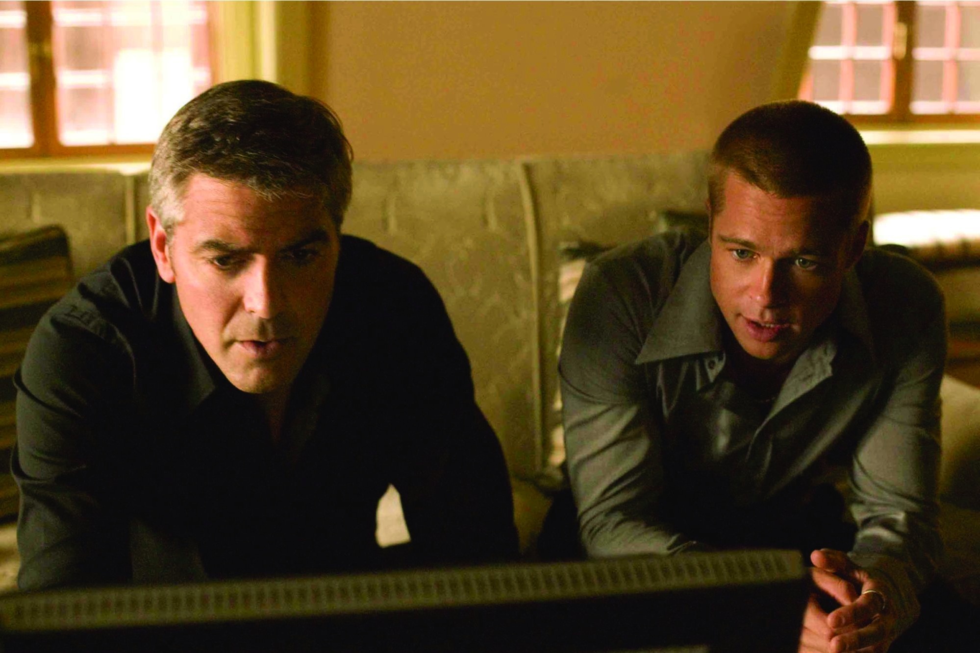 Still of Brad Pitt and George Clooney in Ocean's Twelve (2004)