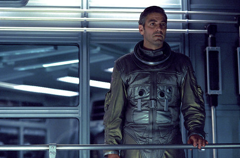 Strange occurrences -- and a love he thought he had left behind -- await Chris Kelvin (George Clooney) upon his arrival at a distant space station.