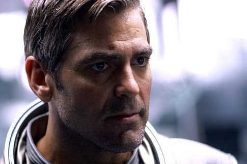 George Clooney portrays a psychologist who, aboard a space station orbiting a mysterious planet, becomes obsessed with a love he thought he had long left behind.