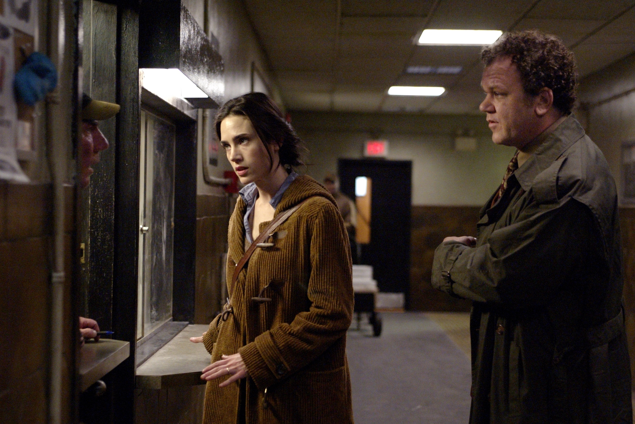 Still of Jennifer Connelly and John C. Reilly in Dark Water (2005)