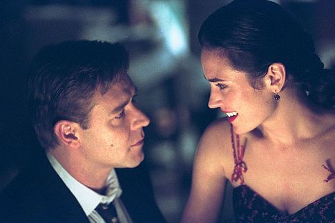 Still of Jennifer Connelly and Russell Crowe in Nuostabus protas (2001)