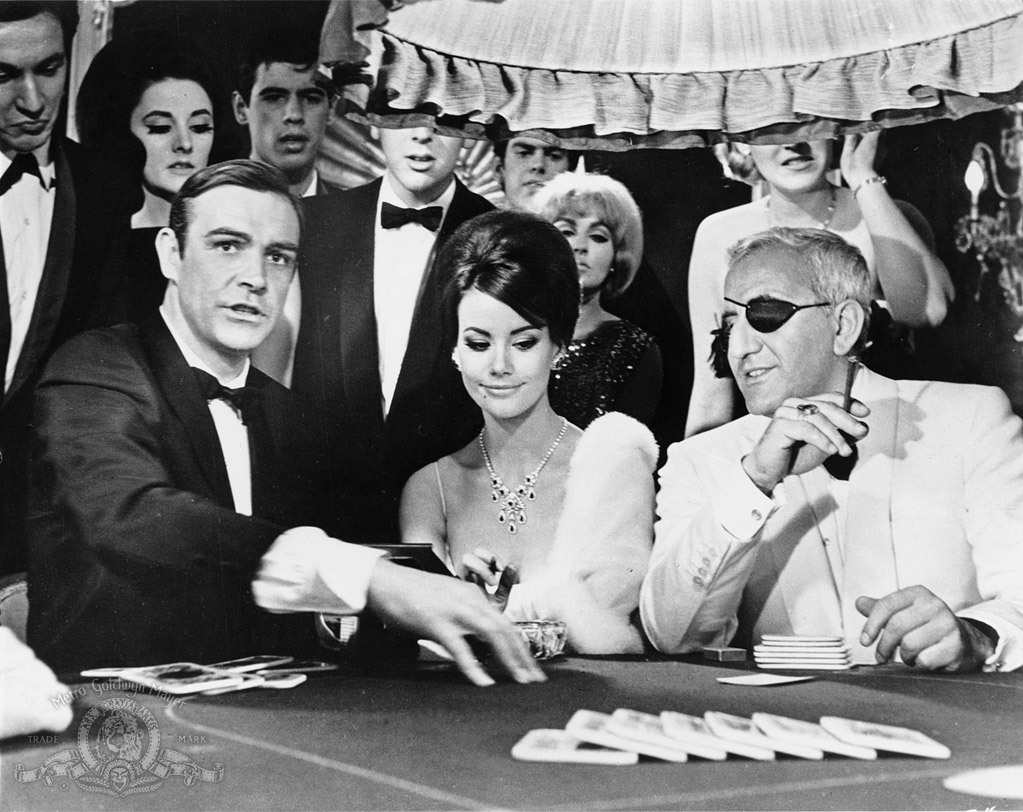 Still of Sean Connery, Claudine Auger and Adolfo Celi in Kamuolinis zaibas (1965)